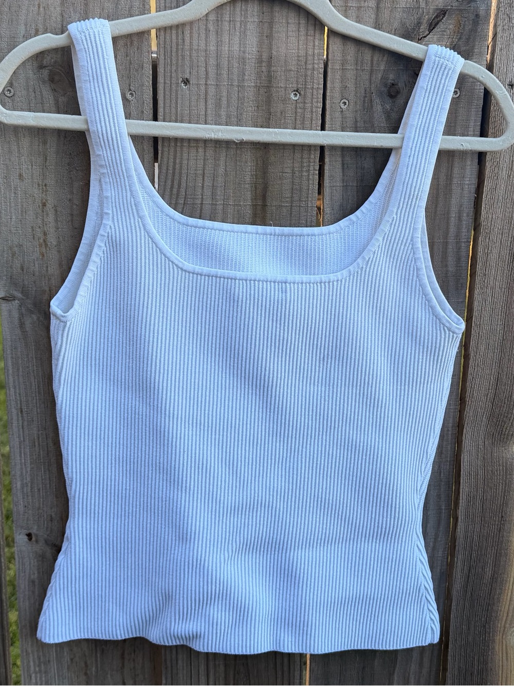 Babaton Ribbed Square-Neck Tank Size L - Picture 4 of 7